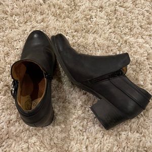 Natural soul size 8 medium black booties
